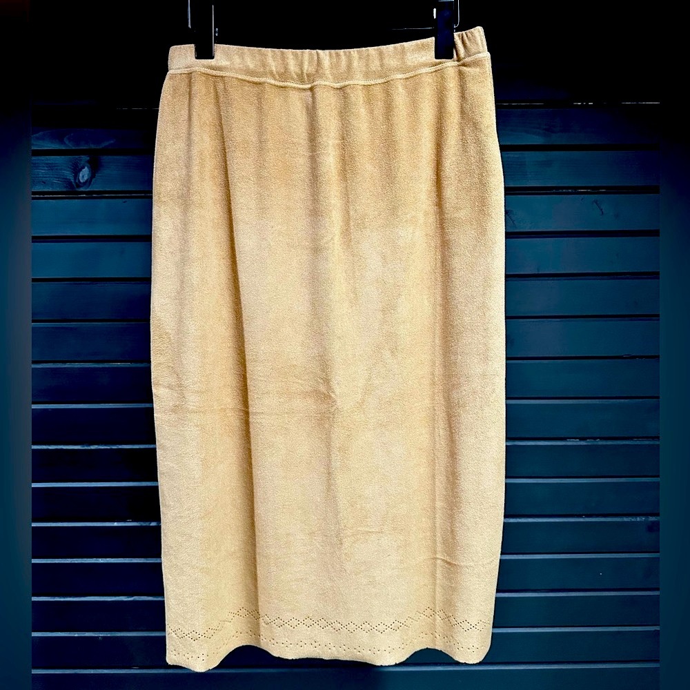 Liz Claiborne faux suede pencil skirt, tan, small slit in back, size M